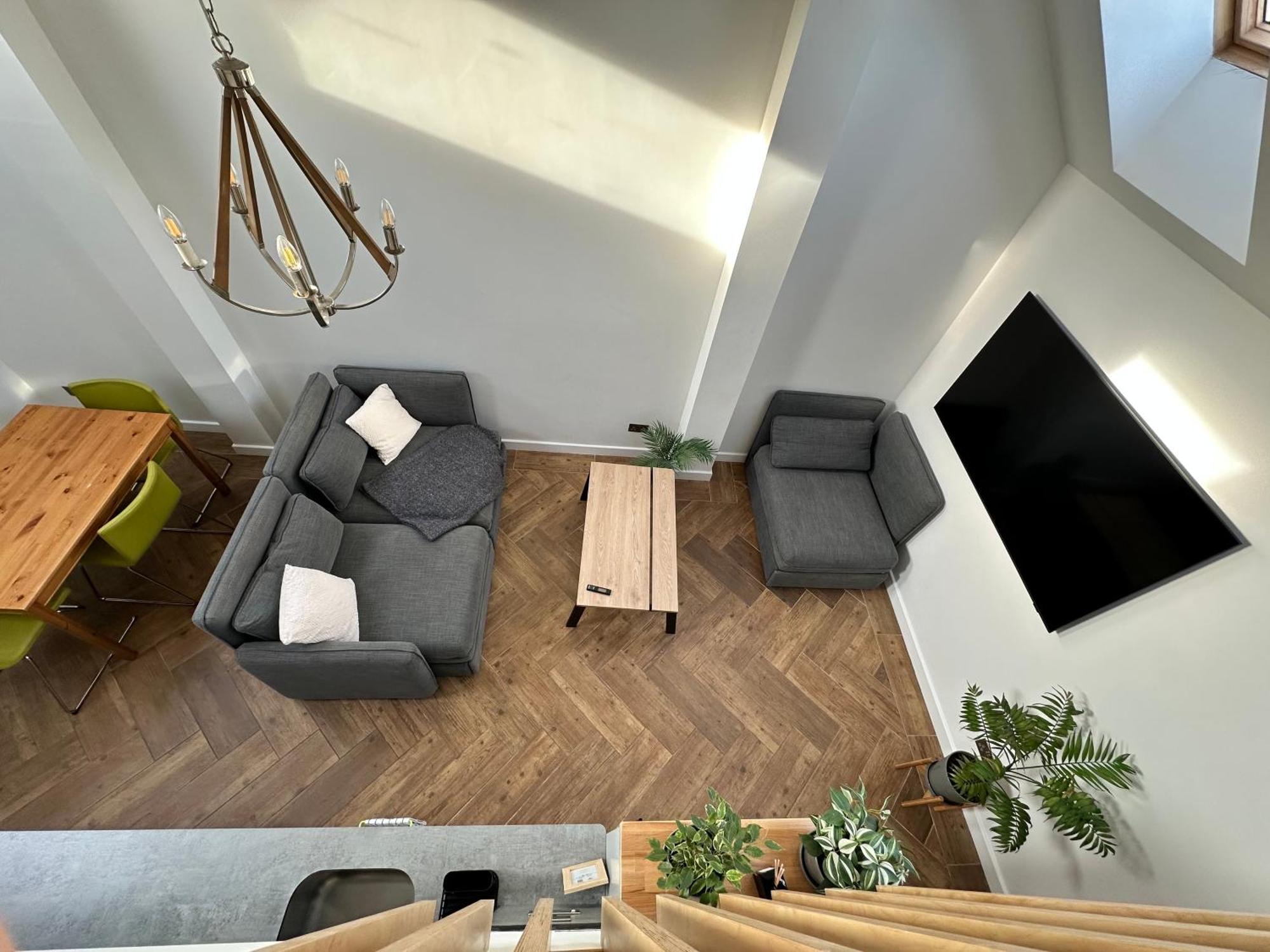The Garden House - The Tiny House Experience Митчам
